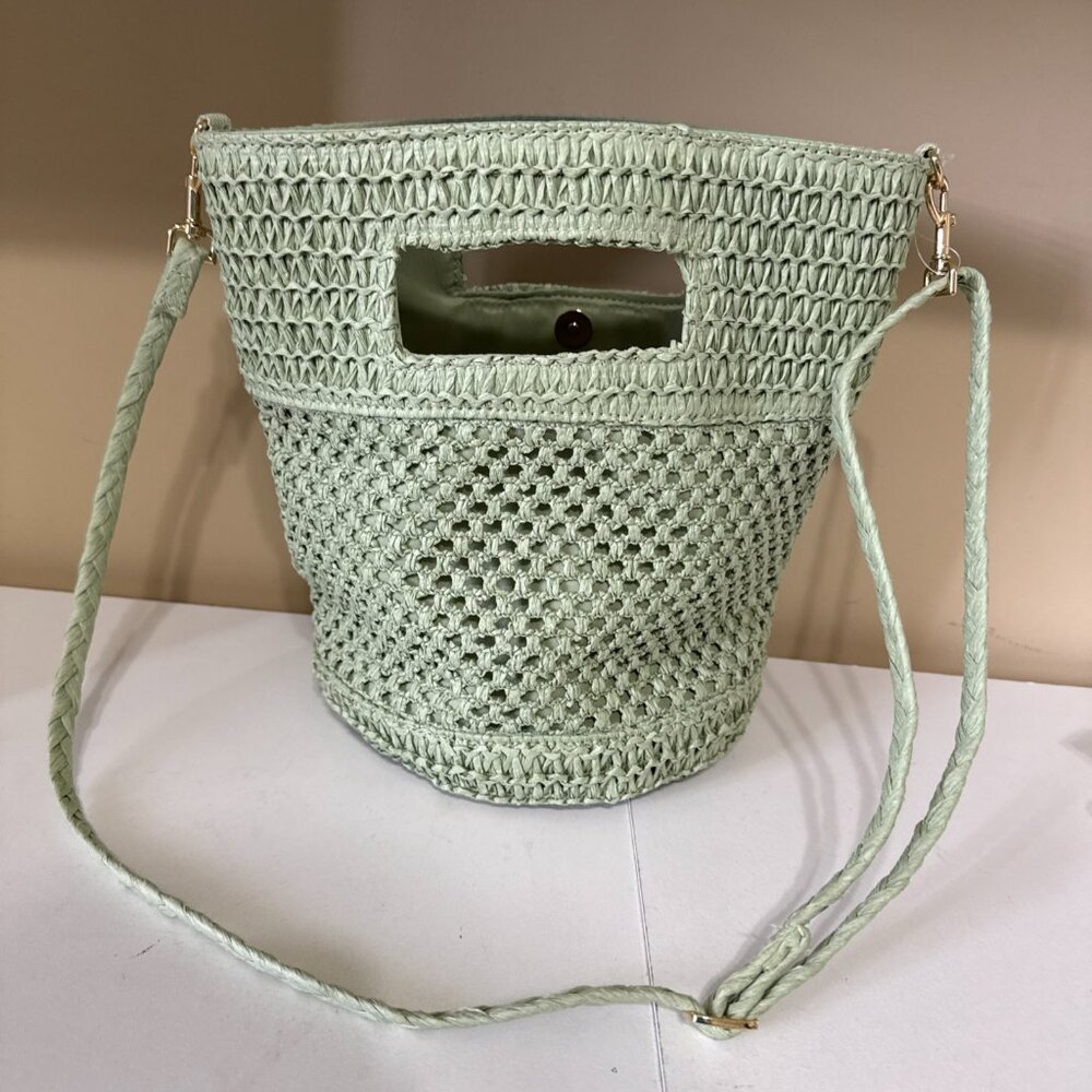 Universal Thread Crossbody Crochet Bucket Bag Beach Vacation Straw Green